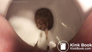 TOILET POO CLOSE.UP