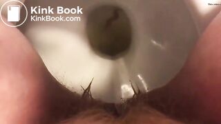 TOILET POO CLOSE.UP