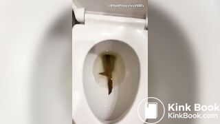 Ex Girlfriend laughing at her footlong turd