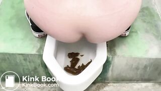JAPANESE TOILET POOPING VOYEUR - video 4