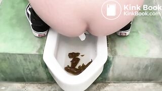 JAPANESE TOILET POOPING VOYEUR - video 4