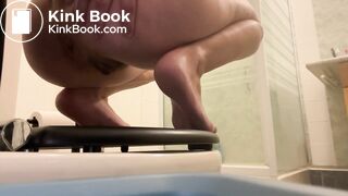 Girl with big boobs poop