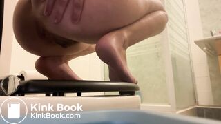 Girl with big boobs poop