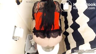 Girl pooping on toilet - video 332