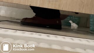 Girl pooping - video 883