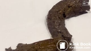 Asian beauty loves to shit