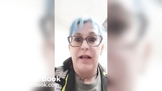 She shitting - video 2