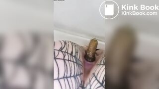 She shitting - video 3