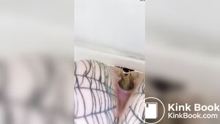 She shitting - video 3