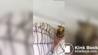 She shitting - video 3
