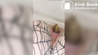 She shitting - video 3