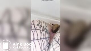 She shitting - video 3