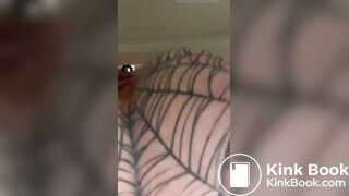 Woman shitting - video 17