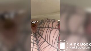 Woman shitting - video 17