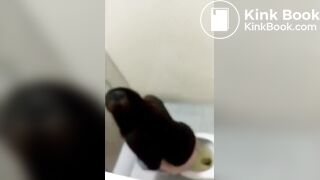 Wc spy girl - video 4