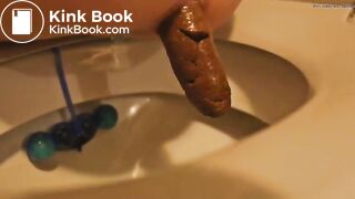 She poops in the toilet