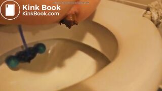 She poops in the toilet