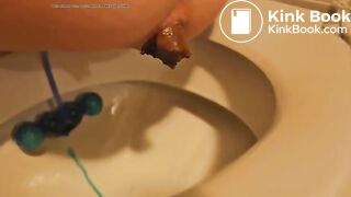 She poops in the toilet