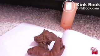 Cute Japanese girl Pooping - video 3