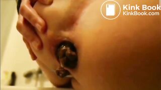 Girl shit a nice moist turd