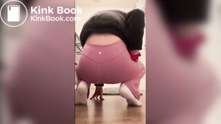 Blackras poops her purple lululemon leggings