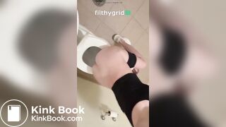 Girl pooping on toilet - video 331