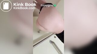 Girl pooping on toilet - video 331