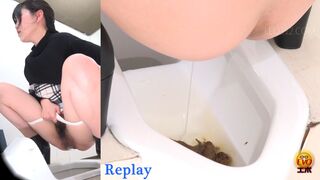 Pretty Japanese girl Pooping - video 10