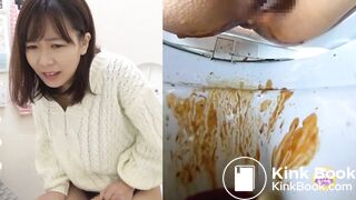 Pretty Japanese girl Diarrhea - video 3