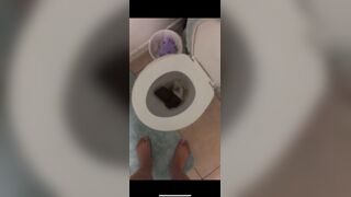 Woman shows her ABNORMOUS MONSTER (help me find her!!!)