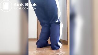 girl pooping - video 301
