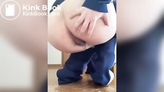 girl pooping - video 301