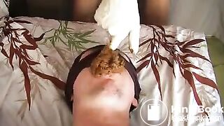 Feeding the toilet - video 7