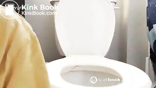Girl pooping on toilet - video 309