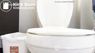 Girl pooping on toilet - video 309