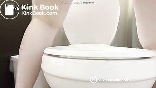 Girl pooping on toilet - video 309