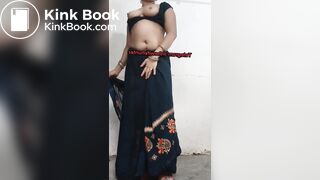 Desi Housewife pooping