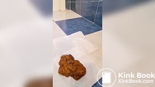 Amazing womans poop