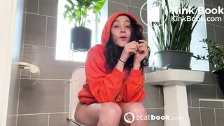 Girl pooping on toilet - video 305