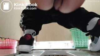 The constipation of toilets in the teaching building 4