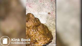 Cagada enorme da preta deitada