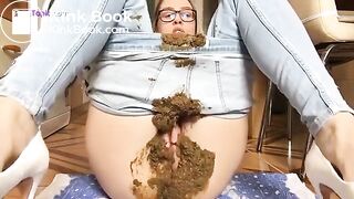 Monster Shit in Jeans