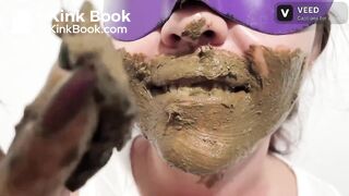 Enfiando a mao no meu cu