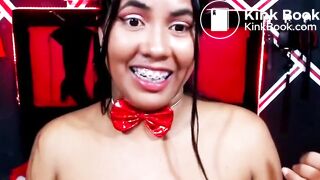 Latina ebony eating her shit