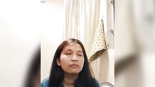 Girl Farting in The Toilet part 1