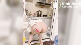 Chinese girl Diarrhea - video 2