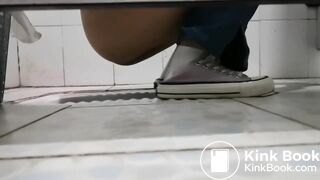 Chinese girl Toilet 2