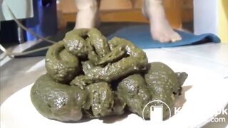Green poop in plate