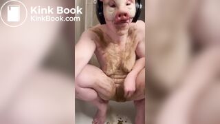 Nasty ugly cunt plays with shit