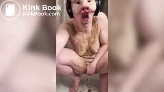 Nasty ugly cunt plays with shit